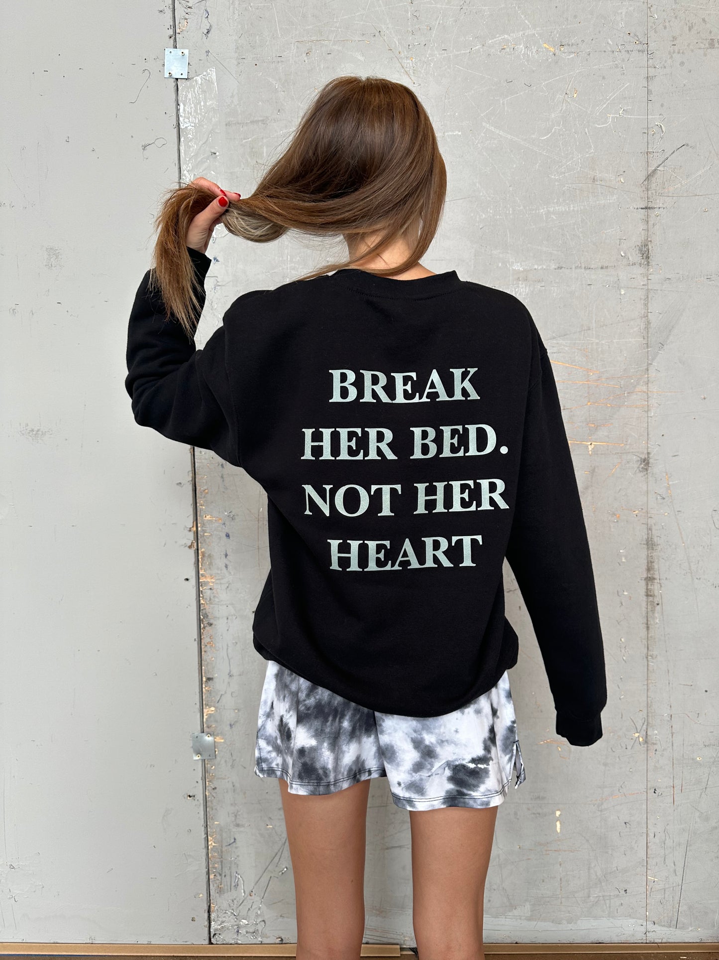Felpa "Break Her Bed" Nera