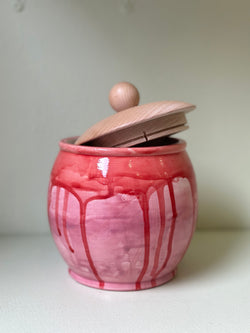 Medium container with wooden lid